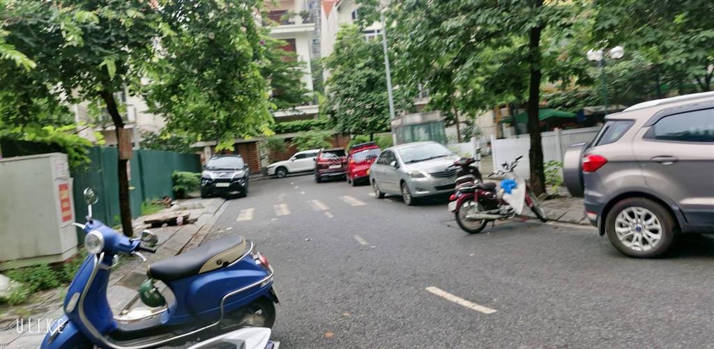 Bán biệt thự thuộc khu nhà ở cấp cao nguyễn huy tưởng. trung tâm quận thanh xuân, dt 240m2