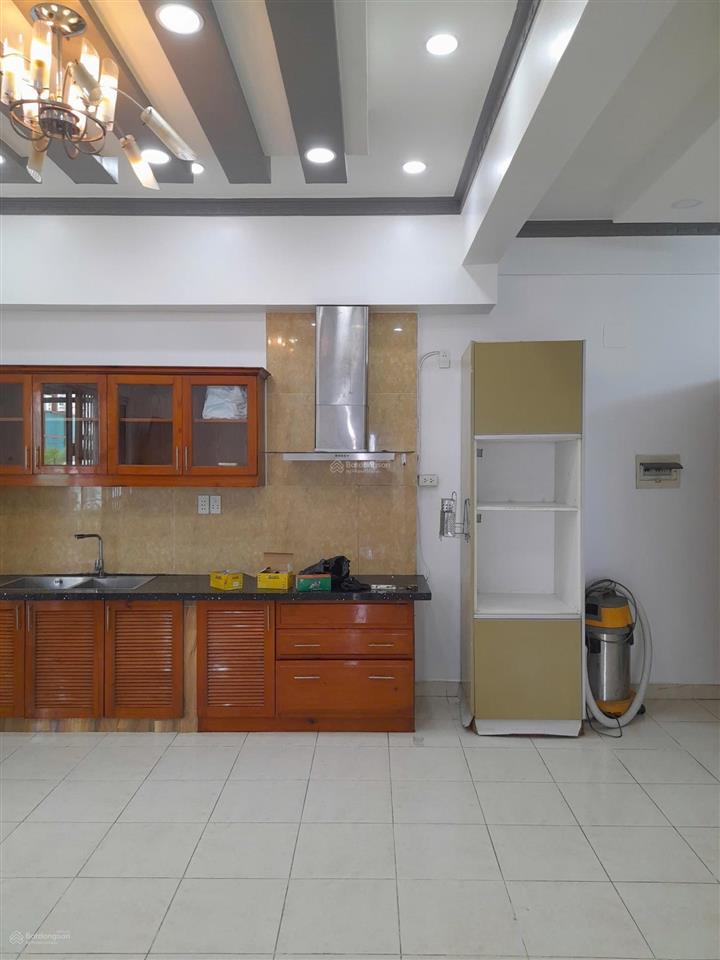 Hot! bán căn penthouse conic đông nam á 3pn 2wc 160m2 giá 3,7 tỷ.