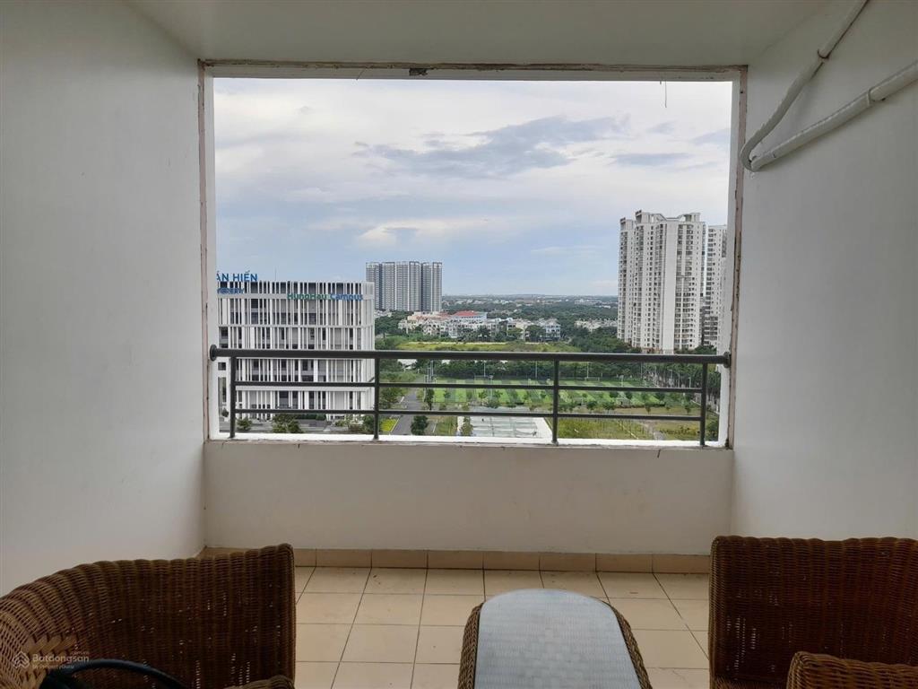 Hot! bán căn penthouse conic đông nam á 3pn 2wc 160m2 giá 3,7 tỷ.