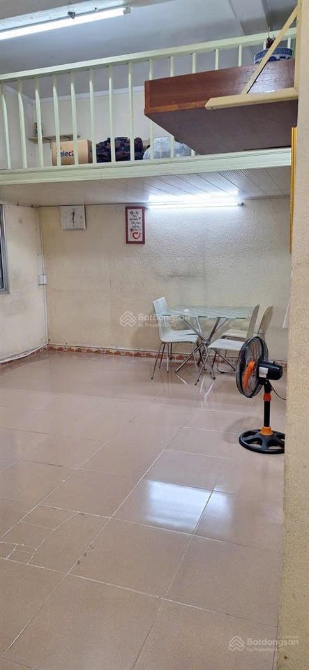 Chung cư quận 1 giá rẻ. dt 27m2. giá chỉ 2,7 tỷ.  0938 573 *** (đình phước)