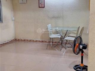 Chung cư quận 1 giá rẻ. dt 27m2. giá chỉ 2,7 tỷ.  0938 573 *** (đình phước)