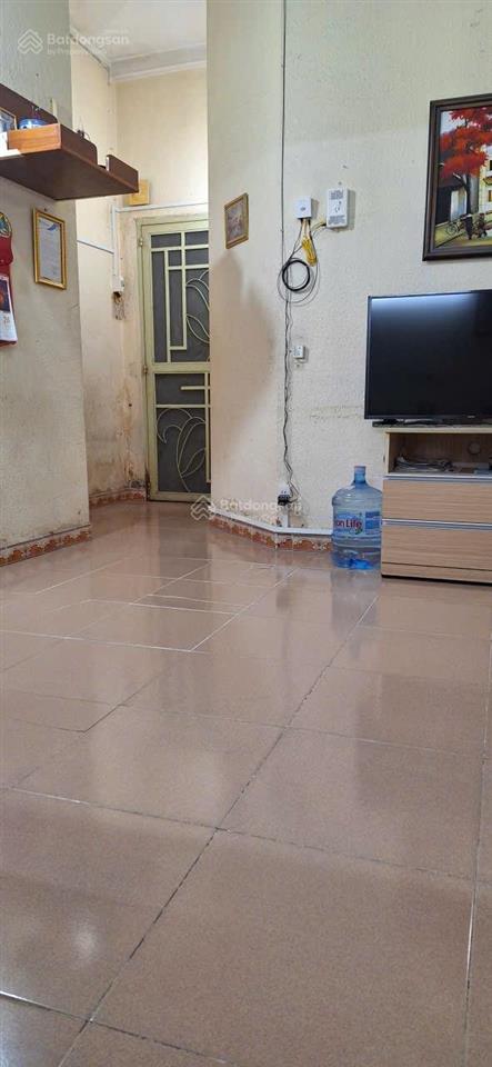 Chung cư quận 1 giá rẻ. dt 27m2. giá chỉ 2,7 tỷ.  0938 573 *** (đình phước)