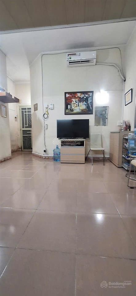 Chung cư quận 1 giá rẻ. dt 27m2. giá chỉ 2,7 tỷ.  0938 573 *** (đình phước)