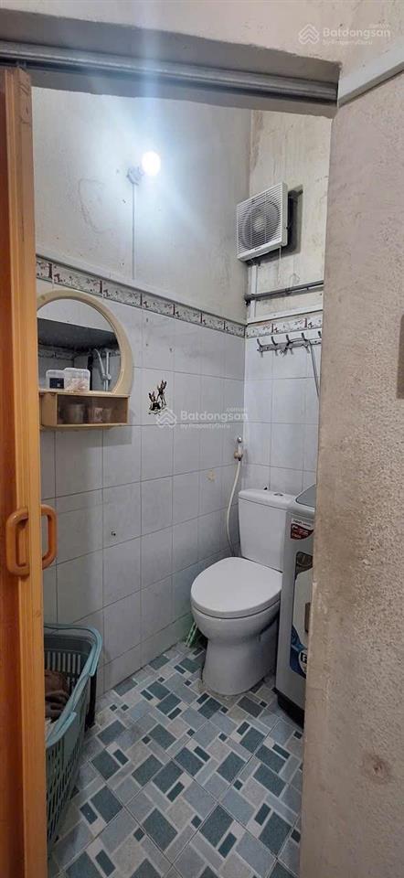 Chung cư quận 1 giá rẻ. dt 27m2. giá chỉ 2,7 tỷ.  0938 573 *** (đình phước)