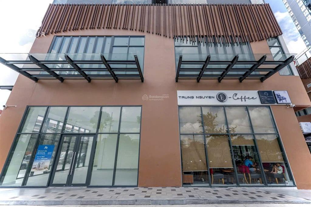 Bán căn góc daqua 2pn 2wc, 71m2, view bến bình đông. giá 5 tỷ