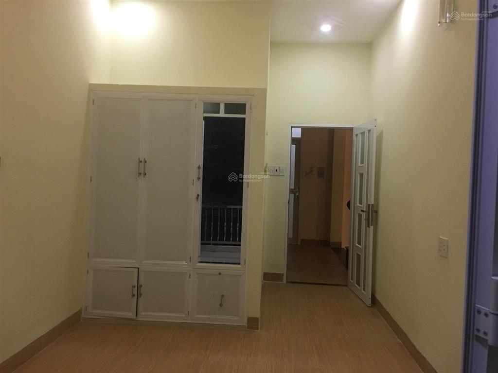 Bán nr 5pn, 5wc, 83,3m2 tại khu nhà ở cán bộ  công nhân viên, 5,3 tỷ
