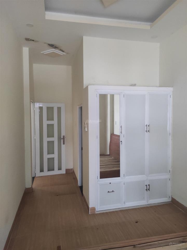 Bán nr 5pn, 5wc, 83,3m2 tại khu nhà ở cán bộ  công nhân viên, 5,3 tỷ
