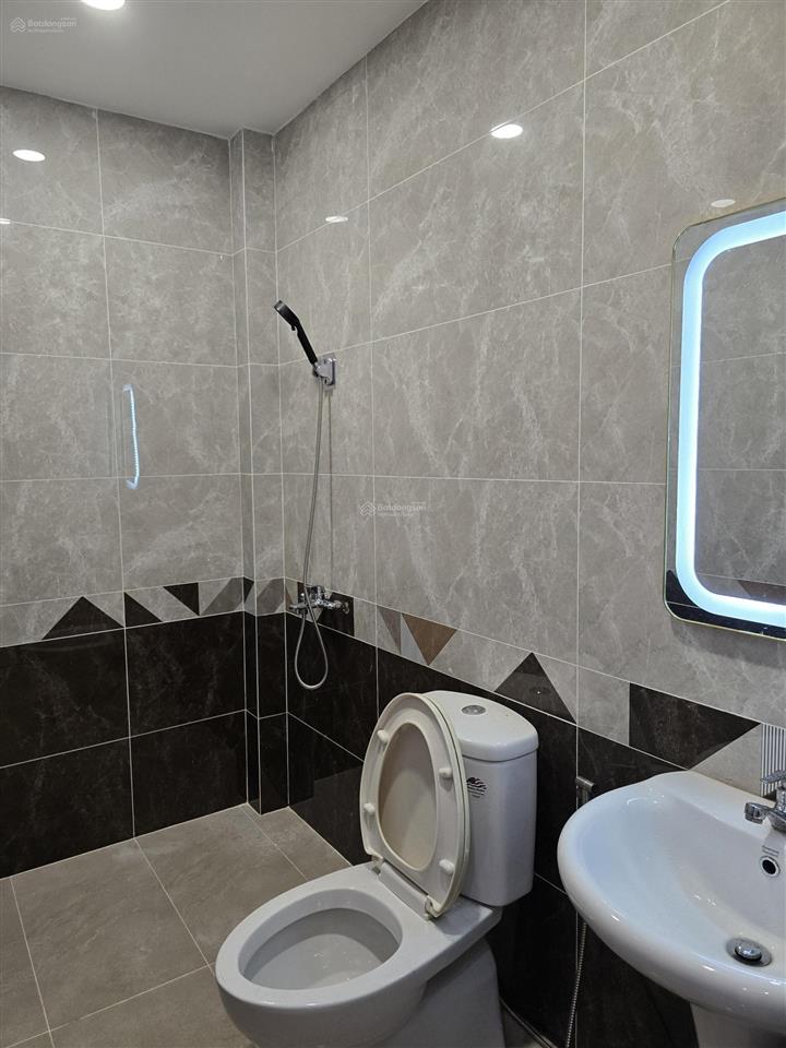 Mặt tiền đường 12m, diện tích 80m2