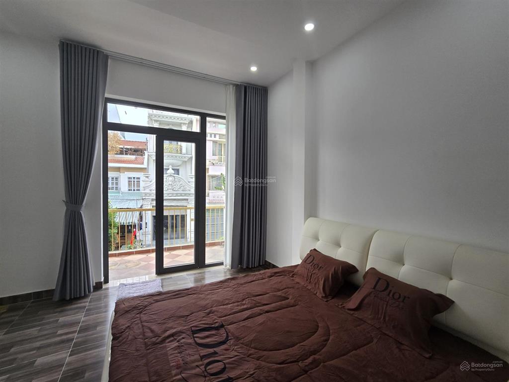 Mặt tiền đường 12m, diện tích 80m2