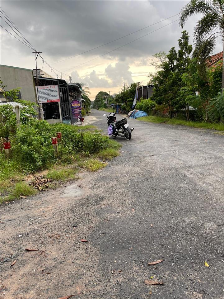 Bán đất lô góc 2 mặt tiền 1 sẹc đường nguyễn văn linh, giá 900 tr