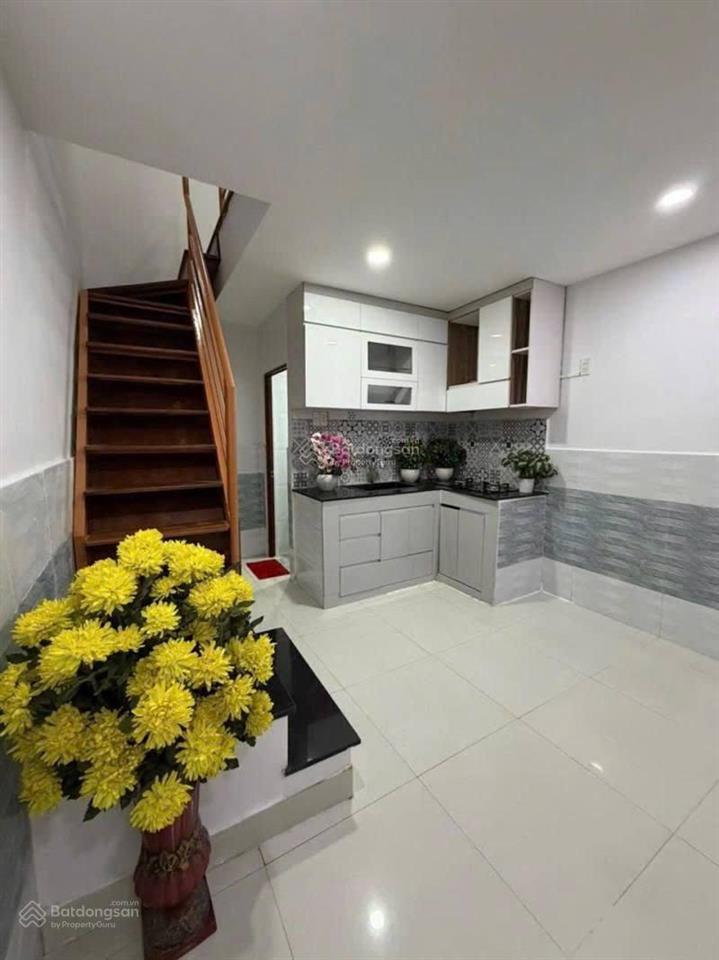 Nhà mới xây gần trường học lý tự trong đường lê đức thọ giá  3 tỷ 3 thương lượng.