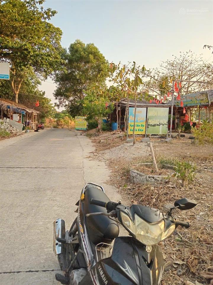 Bán đất đẹp tại ven biển quanh đảo, 12 tỷ, 985m2, nhiều tiện ích, chính chủ