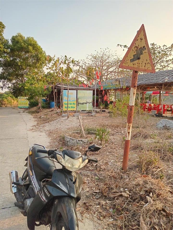 Bán đất đẹp tại ven biển quanh đảo, 12 tỷ, 985m2, nhiều tiện ích, chính chủ