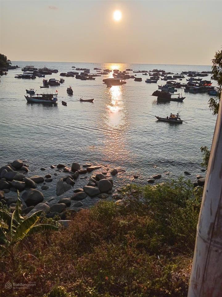 Bán đất đẹp tại ven biển quanh đảo, 12 tỷ, 985m2, nhiều tiện ích, chính chủ