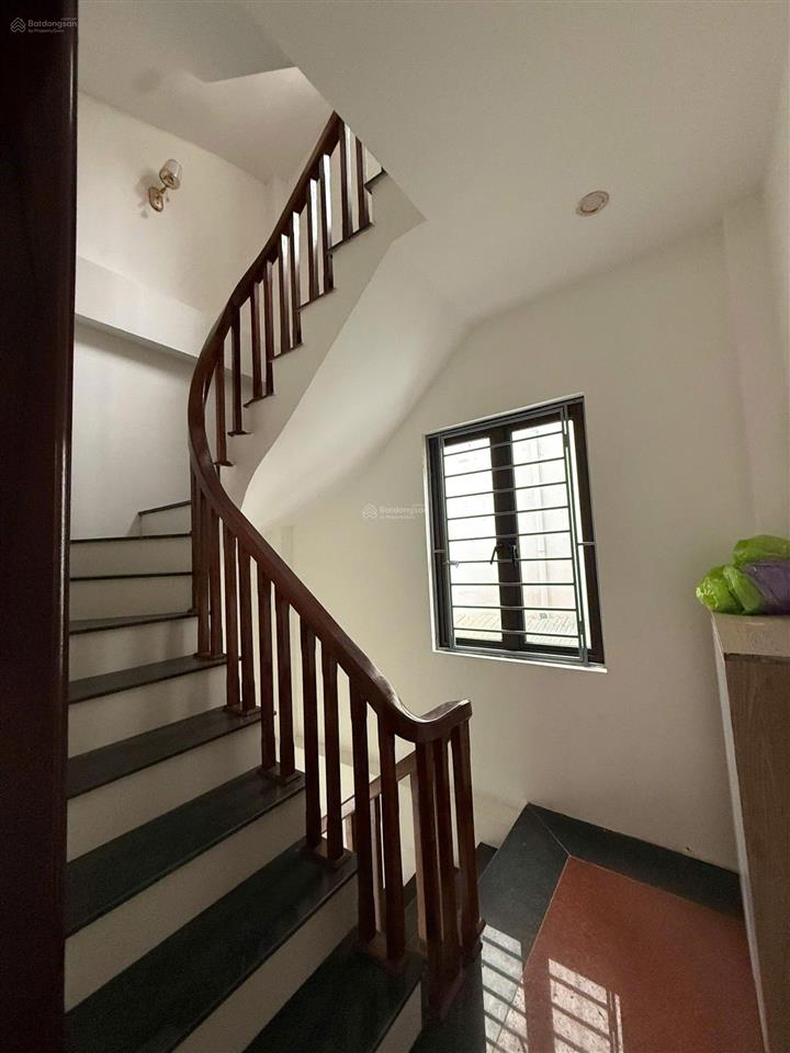 Cho thuê nhà nguyên căn 5 tầng mới tinh gần quang trung, hà đông
