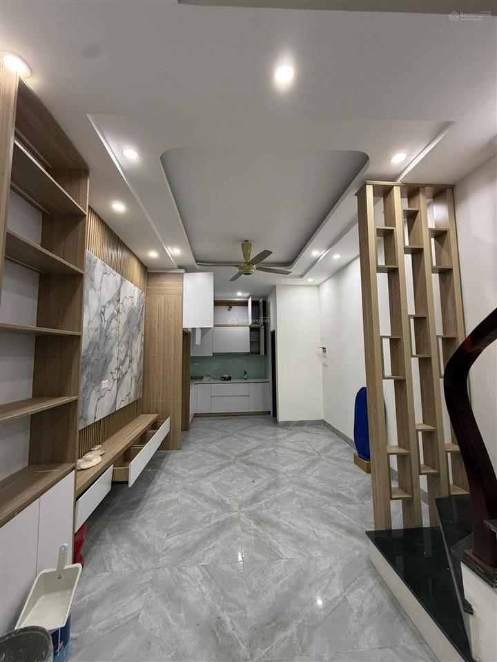Cho thuê nhà nguyên căn 5 tầng mới tinh gần quang trung, hà đông