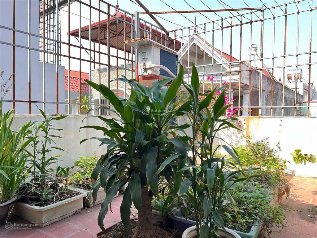 Nhà 5 tầng phố ngô quyền  trung tâm hà đông  ngõ rộng 4m  giá chỉ 6,x tỷ