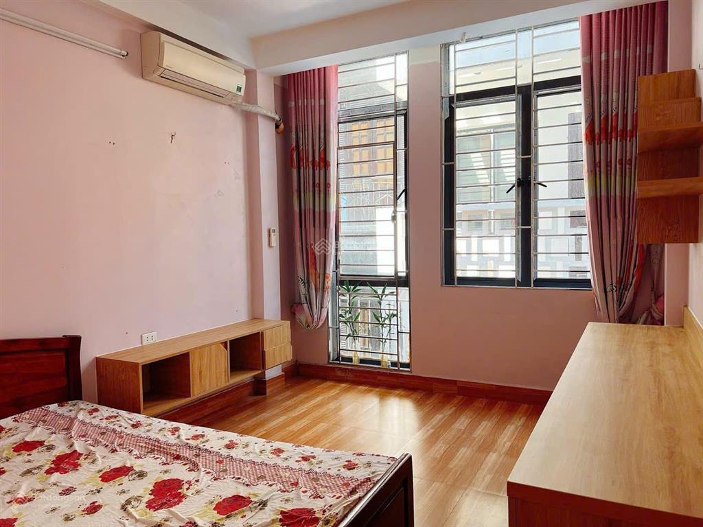Nhà 5 tầng phố ngô quyền  trung tâm hà đông  ngõ rộng 4m  giá chỉ 6,x tỷ