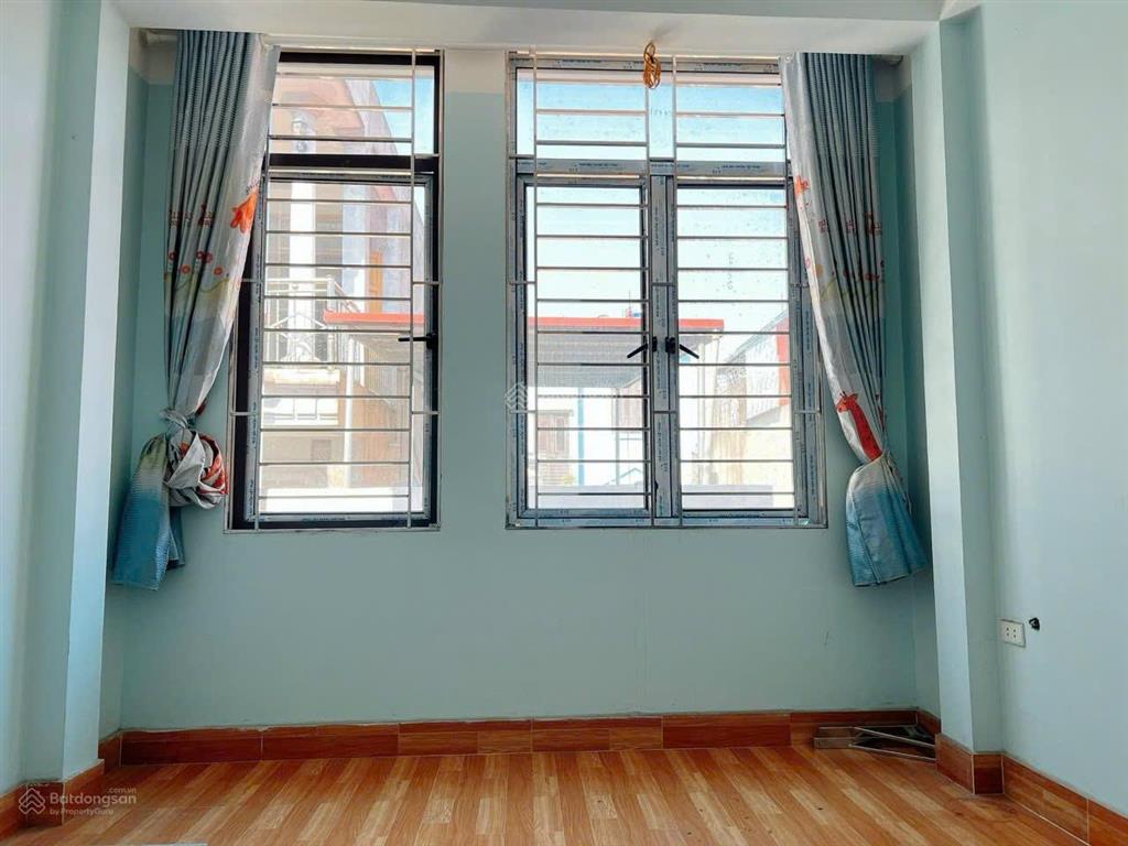 Nhà 5 tầng phố ngô quyền  trung tâm hà đông  ngõ rộng 4m  giá chỉ 6,x tỷ