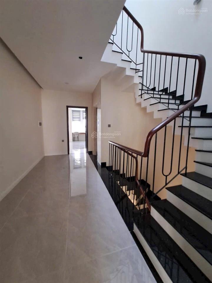 Cho thuê biệt thự cao cấp quận 7, 4pn hầm trệt 2 lầu, full nt cao cấp, ở ngay 65 triệu/ tháng