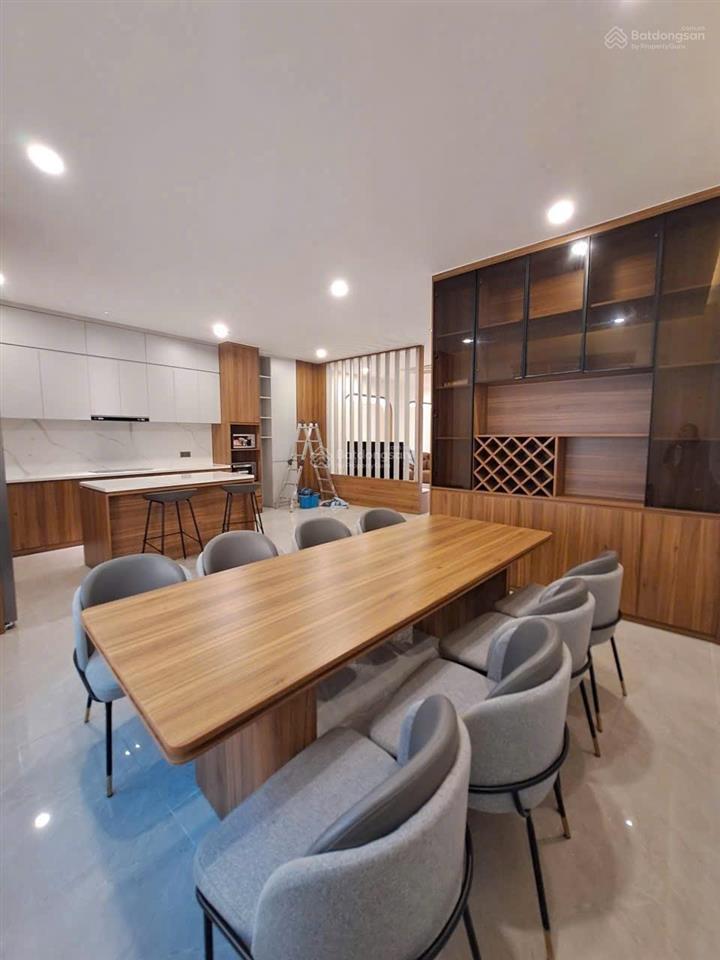 Cho thuê biệt thự cao cấp quận 7, 4pn hầm trệt 2 lầu, full nt cao cấp, ở ngay 65 triệu/ tháng