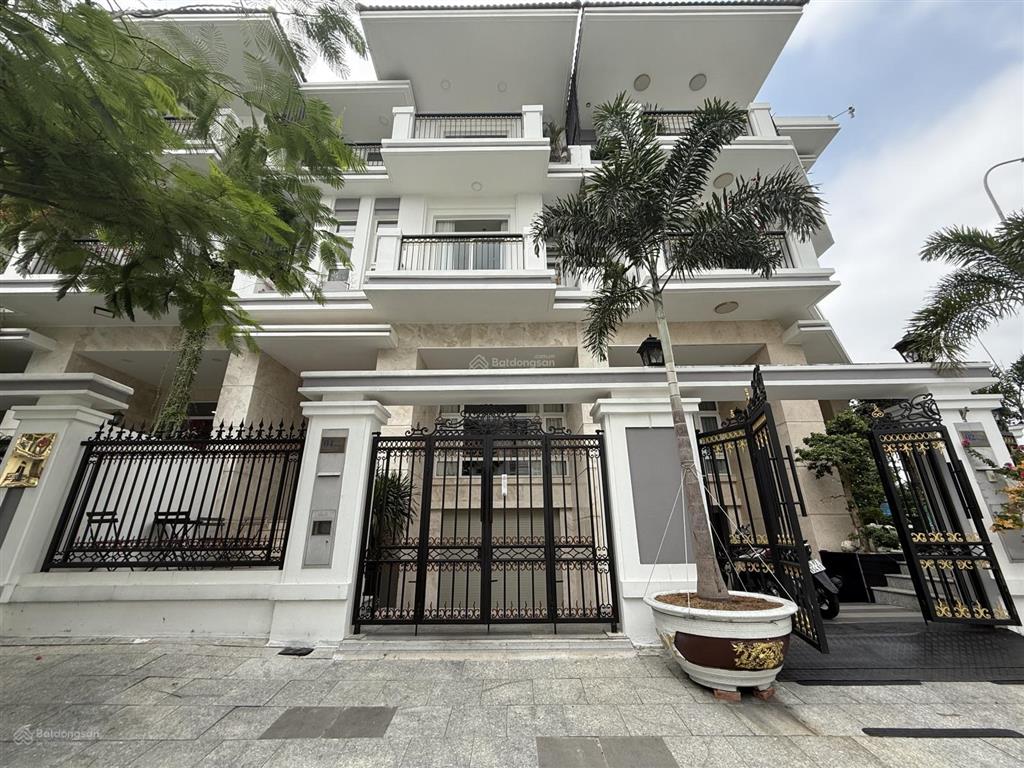 Cho thuê biệt thự cao cấp quận 7, 4pn hầm trệt 2 lầu, full nt cao cấp, ở ngay 65 triệu/ tháng