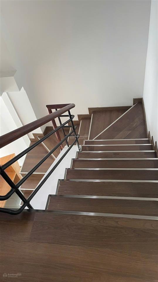 Siêu phẩm giá tốt đường hoa lan ngay vòng xoay phan xích long  4 tầng  hđt 62tr  giá 21 tỷ