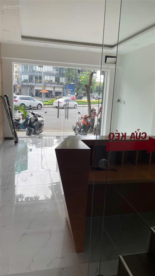 Siêu phẩm giá tốt đường hoa lan ngay vòng xoay phan xích long  4 tầng  hđt 62tr  giá 21 tỷ