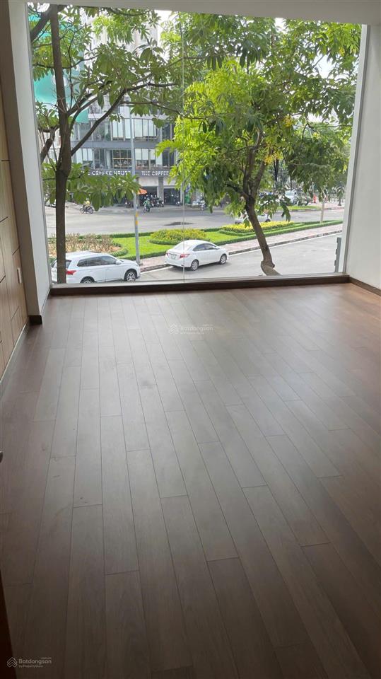 Siêu phẩm giá tốt đường hoa lan ngay vòng xoay phan xích long  4 tầng  hđt 62tr  giá 21 tỷ