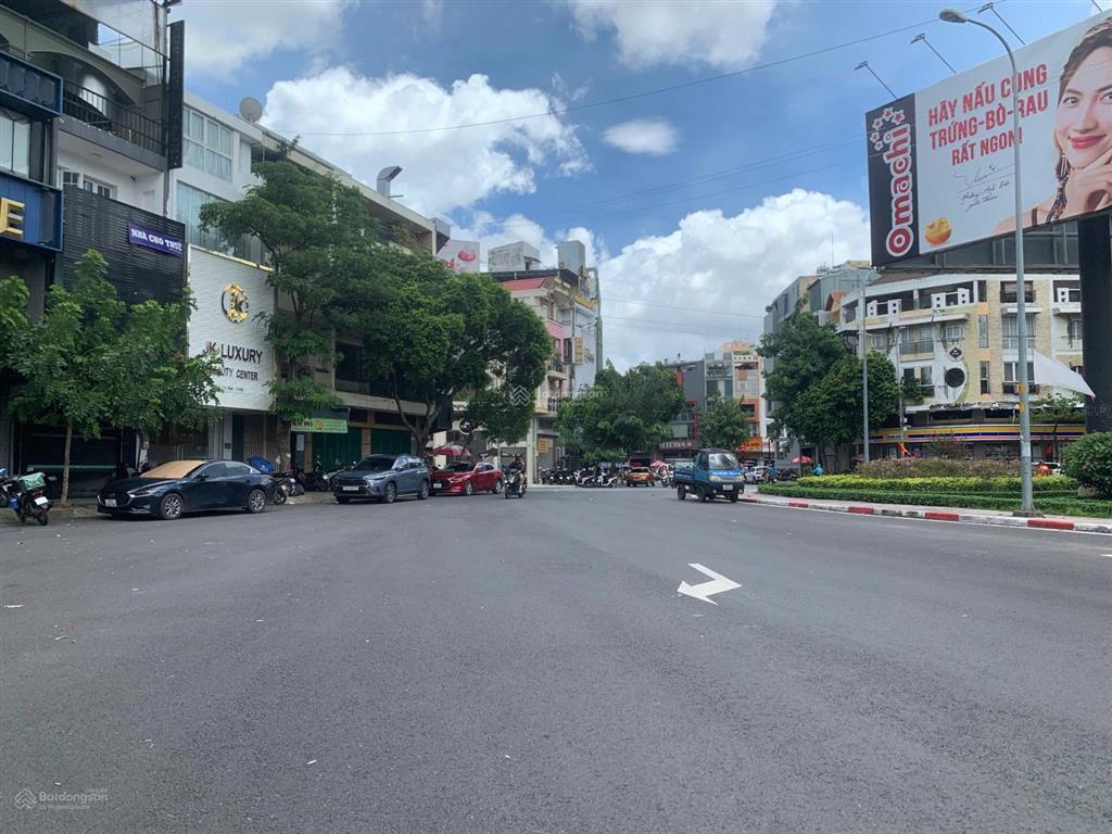 Siêu phẩm giá tốt đường hoa lan ngay vòng xoay phan xích long  4 tầng  hđt 62tr  giá 21 tỷ