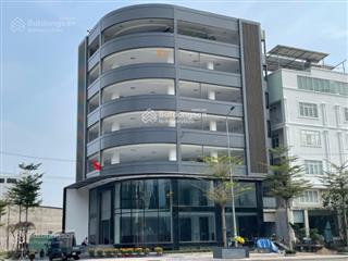 Góc 2mt trương văn bang + nguyễn thanh sơn quận 2  dt 15x22m  xd hầm 6 tầng  giá 75 tỷ