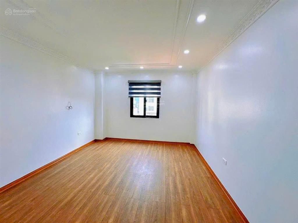 Bán nhà siêu hiếm liên mạc, thượng cát, 5,25 tỷ, chính chủ, ô tô sát nhà, 35m2, 5 tầng