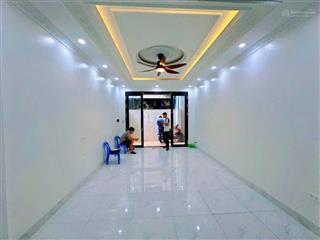 Bán nhà siêu hiếm liên mạc, thượng cát, 5,25 tỷ, chính chủ, ô tô sát nhà, 35m2, 5 tầng