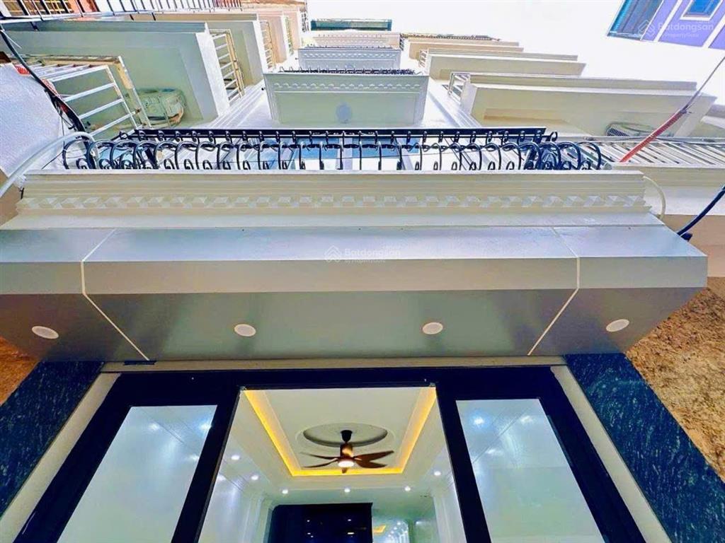 Bán nhà siêu hiếm liên mạc, thượng cát, 5,25 tỷ, chính chủ, ô tô sát nhà, 35m2, 5 tầng