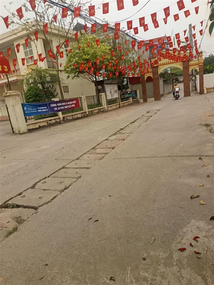 Bán gấp đất tại liên mạc, 5,7 tỷ, 43,1m2, chính chủ ô tô vào đất 5m, ra ô tô tránh