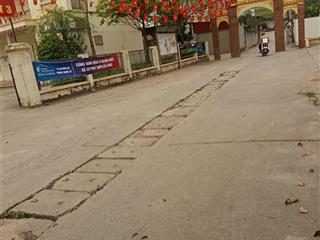 Bán gấp đất tại liên mạc, 5,7 tỷ, 43,1m2, chính chủ ô tô vào đất 5m, ra ô tô tránh