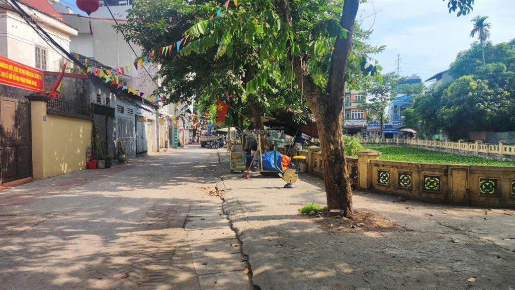 Bán đất đẹp đông ngạc kẻ vẽ, 43 tỷ, 245 m2, nhiều tiện ích, lô góc, ô tô tránh, kinh doanh.