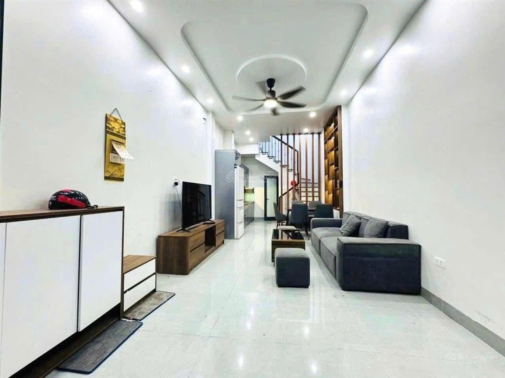 Bán nhà thượng cát, 5,25 tỷ, 34,9 m2, chính chủ, hot! 5 tầng, ô tô đỗ cạnh nhà.
