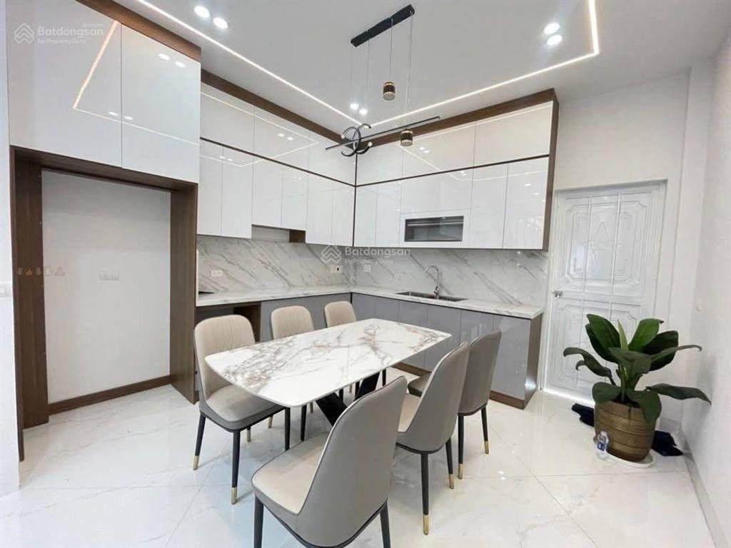 Bán nhà liên mạc, thượng cát, 7,96 tỷ, 51,1m2, nội thất đầy đủ, ô tô ngủ trong nhà.