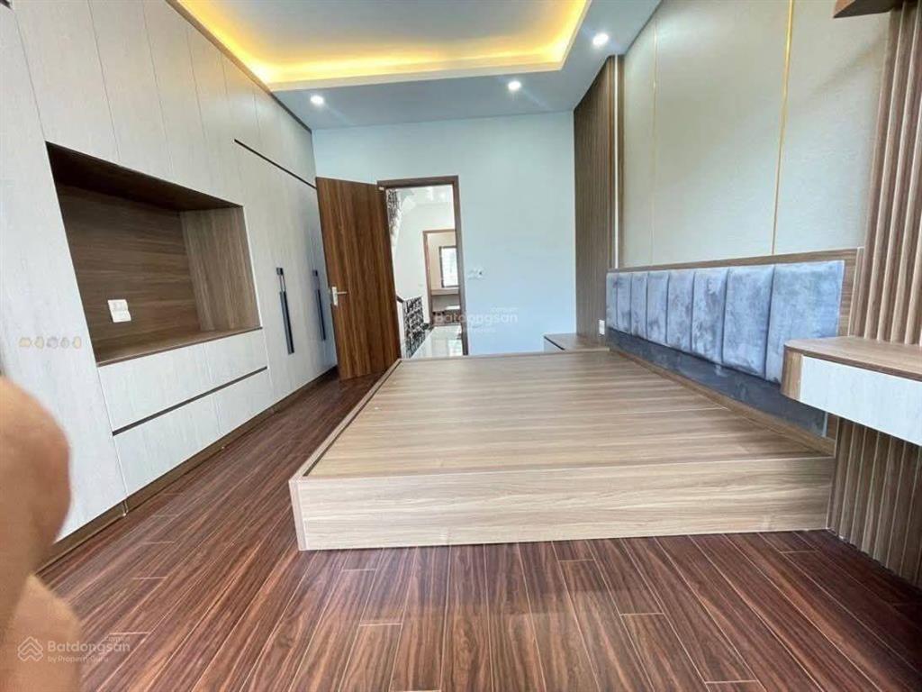 Bán nhà liên mạc, thượng cát, 7,96 tỷ, 51,1m2, nội thất đầy đủ, ô tô ngủ trong nhà.