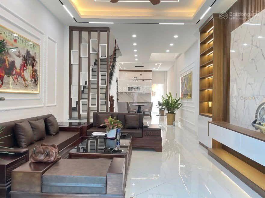 Bán nhà liên mạc, thượng cát, 7,96 tỷ, 51,1m2, nội thất đầy đủ, ô tô ngủ trong nhà.
