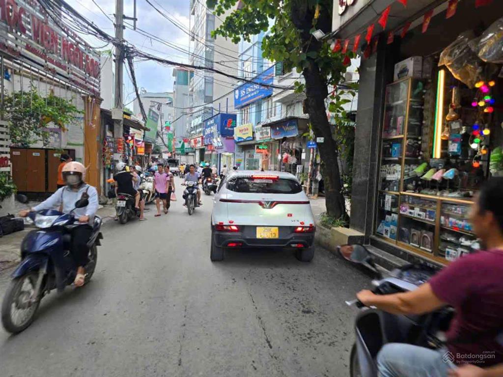 Nhà đông ngạc kẻ vẽ, 34 tỷ, 251m2, chính chủ, lô góc, ô tô tránh kinh doanh.