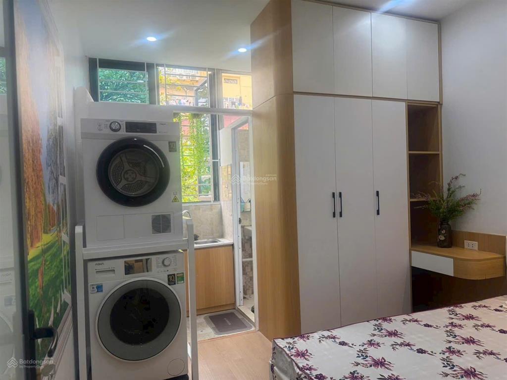 Bán căn hộ 3 ngủ 2wc 60m2 cạnh viện e trần cung giá 2,8 tỷ sổ cất két