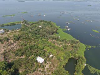 Đất vườn nghỉ dưỡng giáp mặt hồ trị an  2100m2 sẵn 100m2 thổ cư  shr