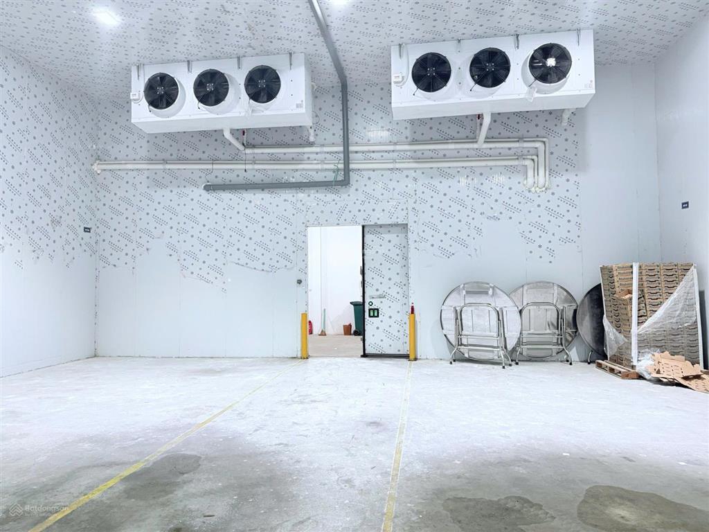 Chính chủ bán kho lạnh công nghệ cao tại long biên, 400 m2, xe container tránh