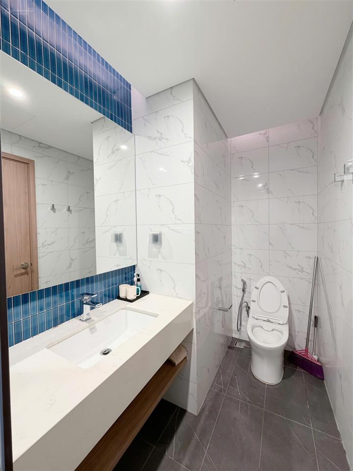 Cần bán nhanh căn hộ studio icon40 hạ long view nhạc nước, giá ưu đãi 1,74 tỷ bao 5% ra sổ