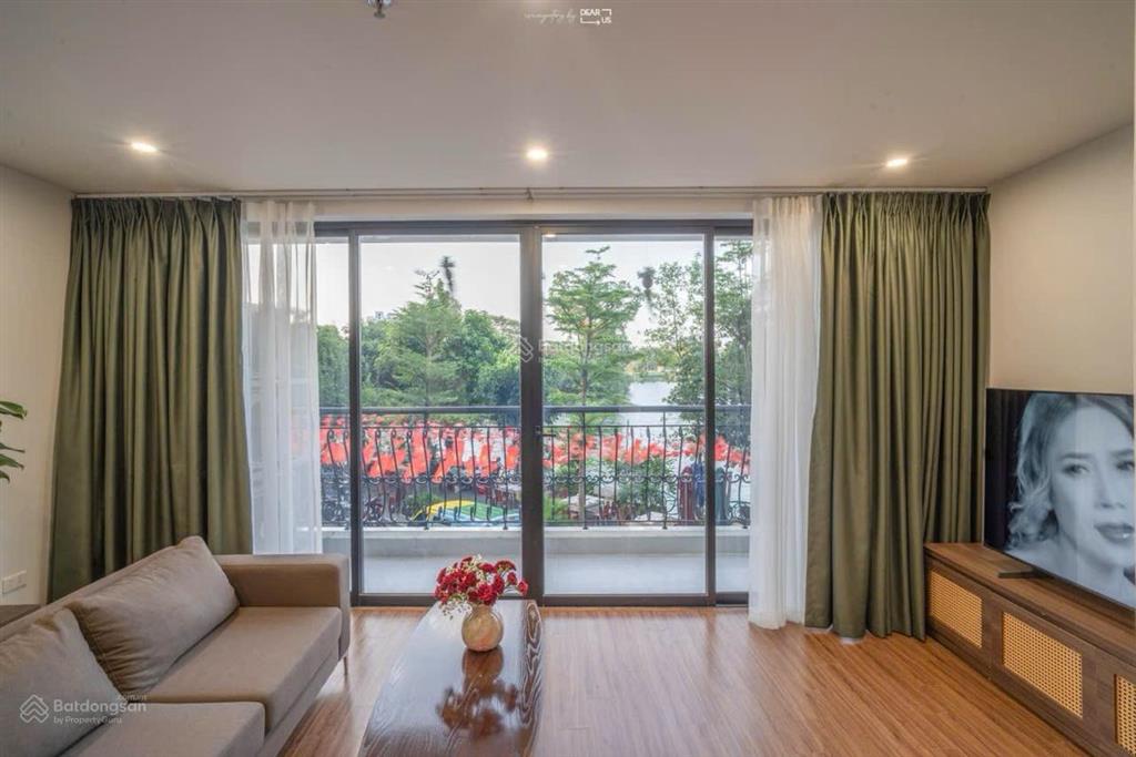 Toà apartment mặt hồ tây, lô góc, vỉa hè. 130m2 x 8t x mt 6,5m giá 99 tỷ. dt 200tr/th, cực hiếm