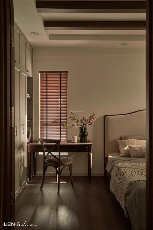Mp hàng cót  hoàn kiếm, view công viên, 50m2 x 4t x mt 5.9m giá 50tỷ, vỉa hè. vị trí đẹp, sổ vuông