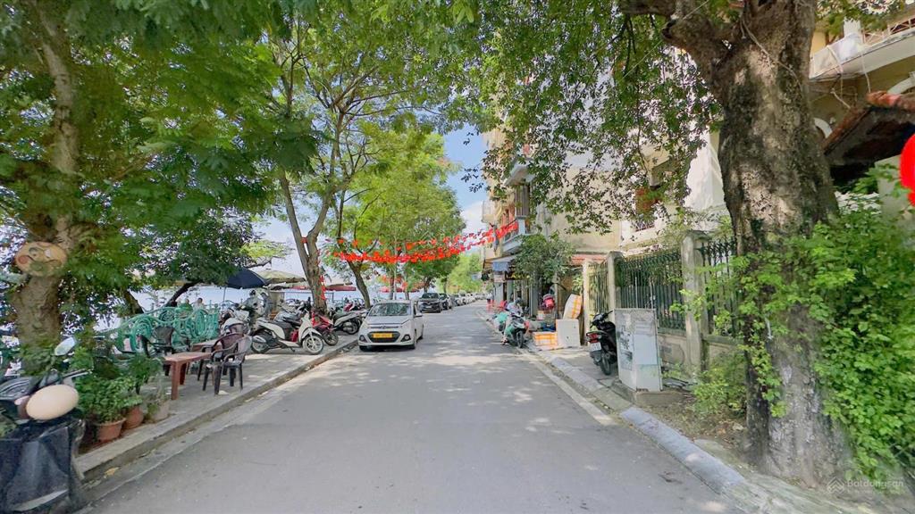 Bt quảng khánh  tây hồ, 210m2 4t 75tỷ, ô tô tránh, 20m ra hồ tây lộng gió, yên tĩnh, hưởng thụ