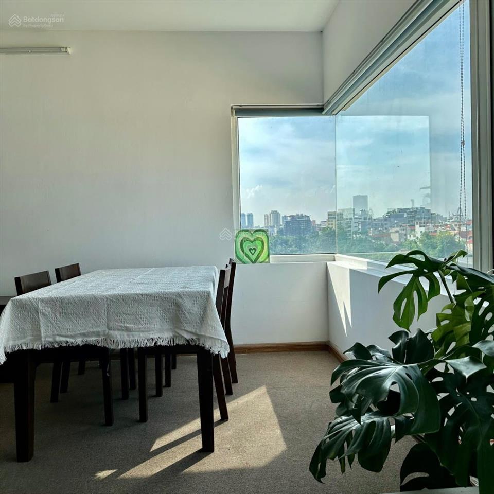 Bán nhà mp trần quang diệu view hồ hoàng cầu, 50m2 9t thang máy mt 4,5m giá 39,9tỷ. qh ổn định
